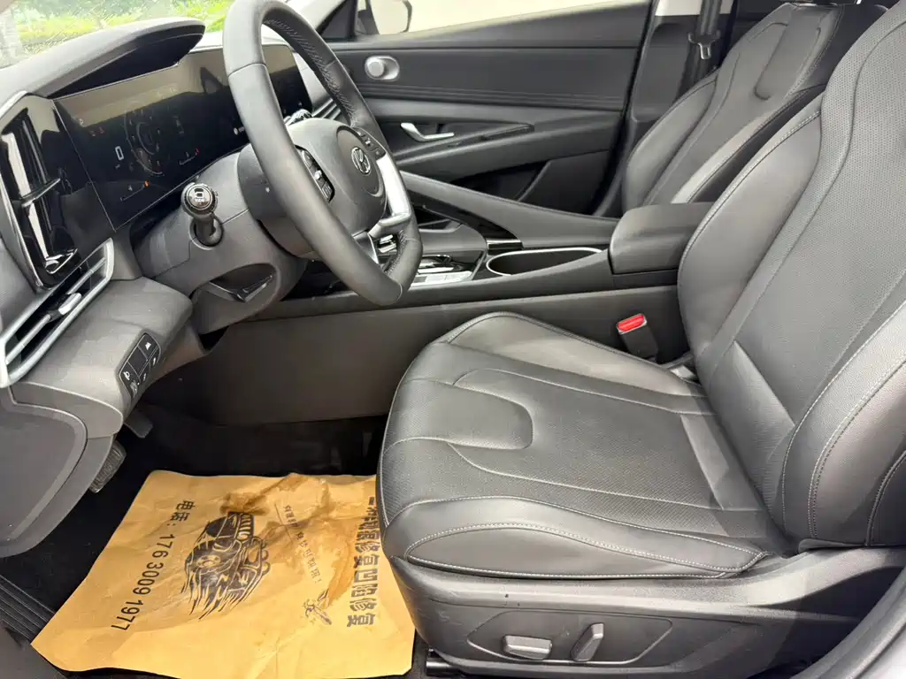 Hyundai Elantra 2022