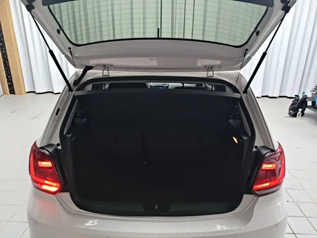 Volkswagen Polo 2015 — фото 19