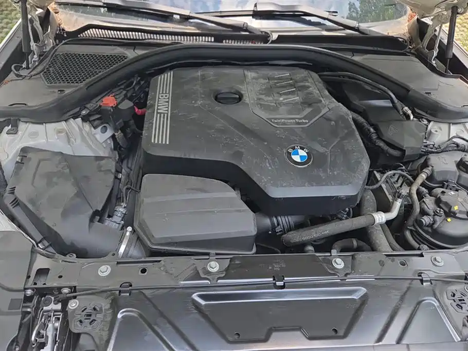 BMW 3 Series 2019 — фото 10