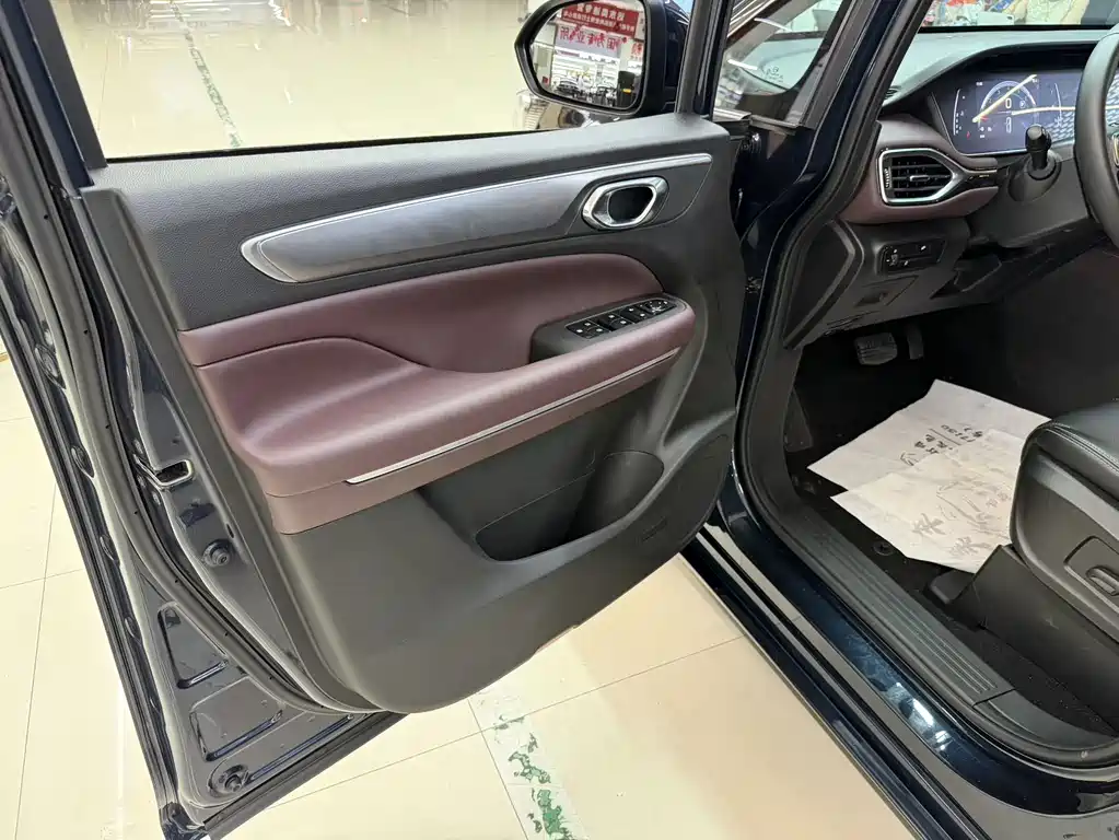 GAC Trumpchi M6 2022 — фото 13