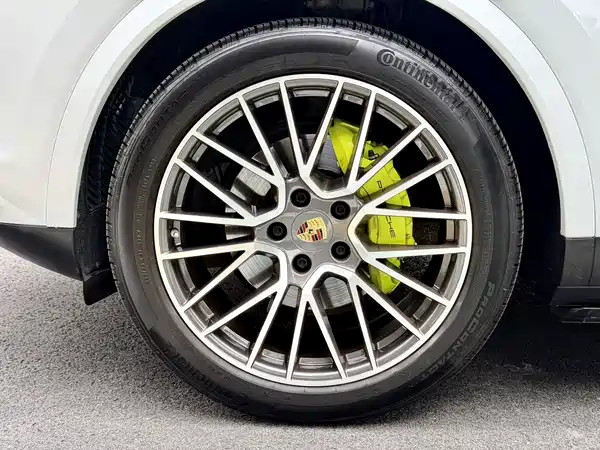 Porsche Cayenne New Energy 2022