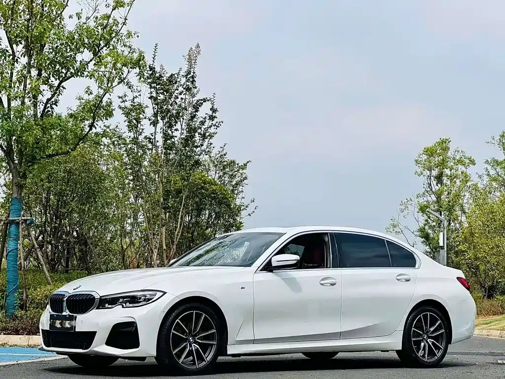 BMW 3 Series 2021
