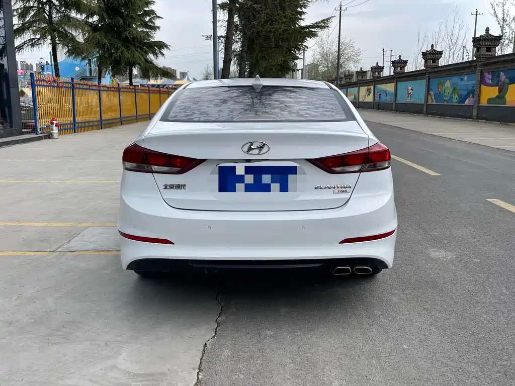 Hyundai Elantra 2017 — фото 5