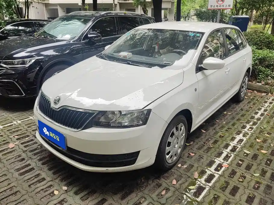 Skoda Rapid Spaceback 2016