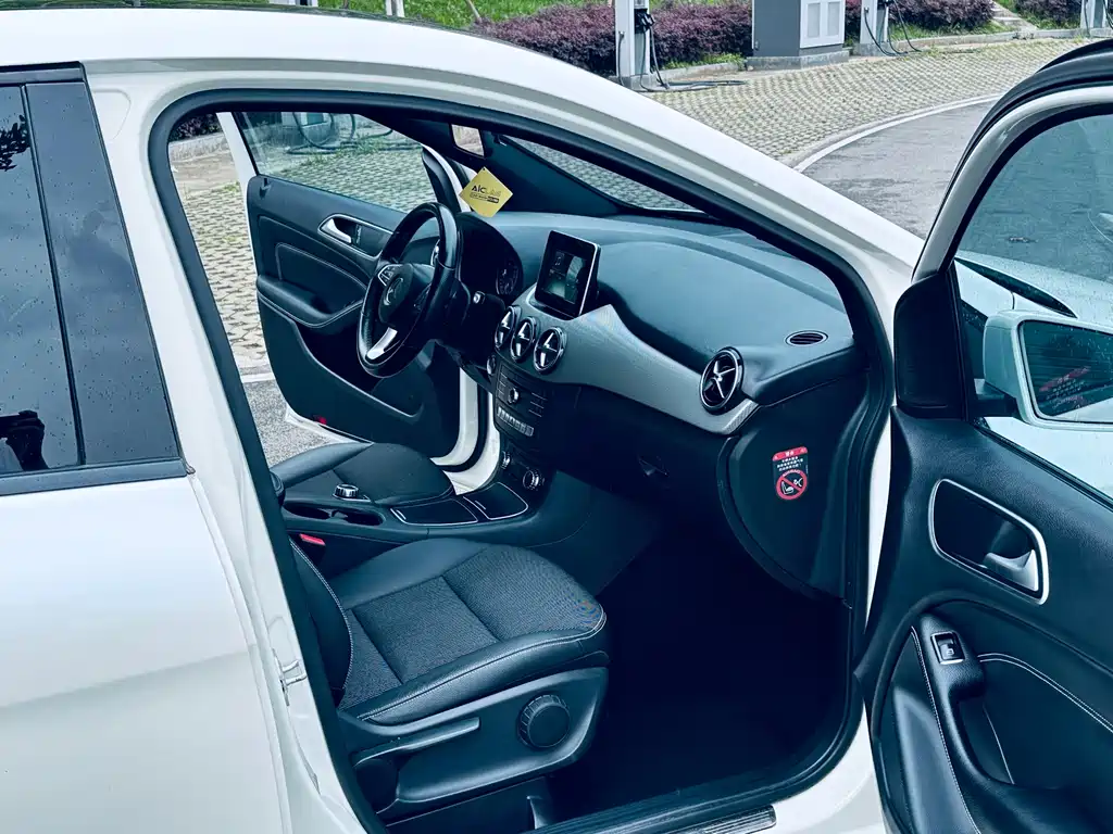Mercedes-Benz B-Class 2015 — фото 11