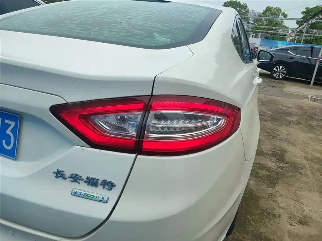 Ford Mondeo 2016 — фото 24