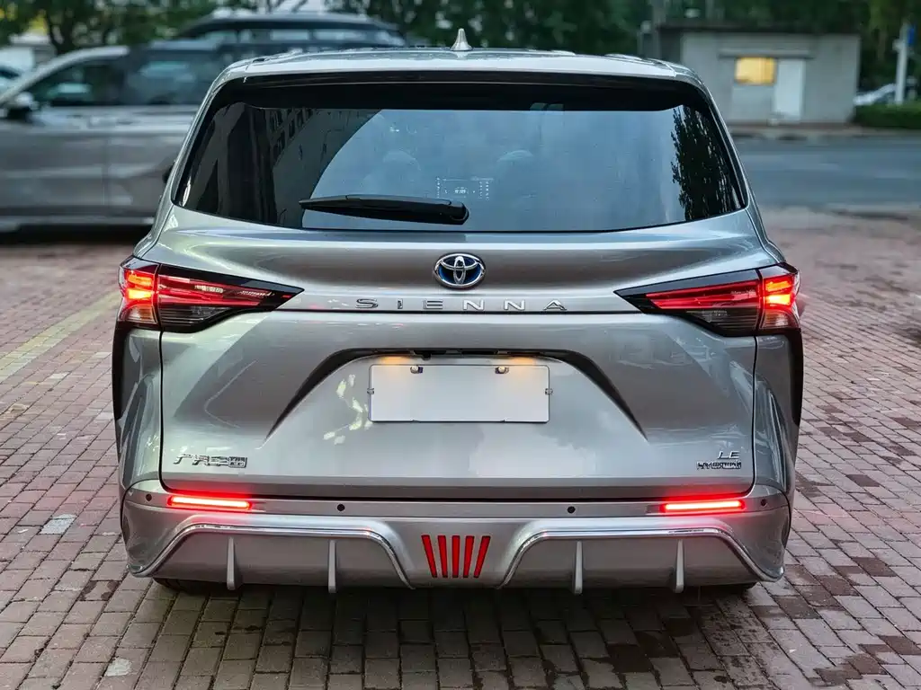 Toyota Sienna 2022 — фото 5