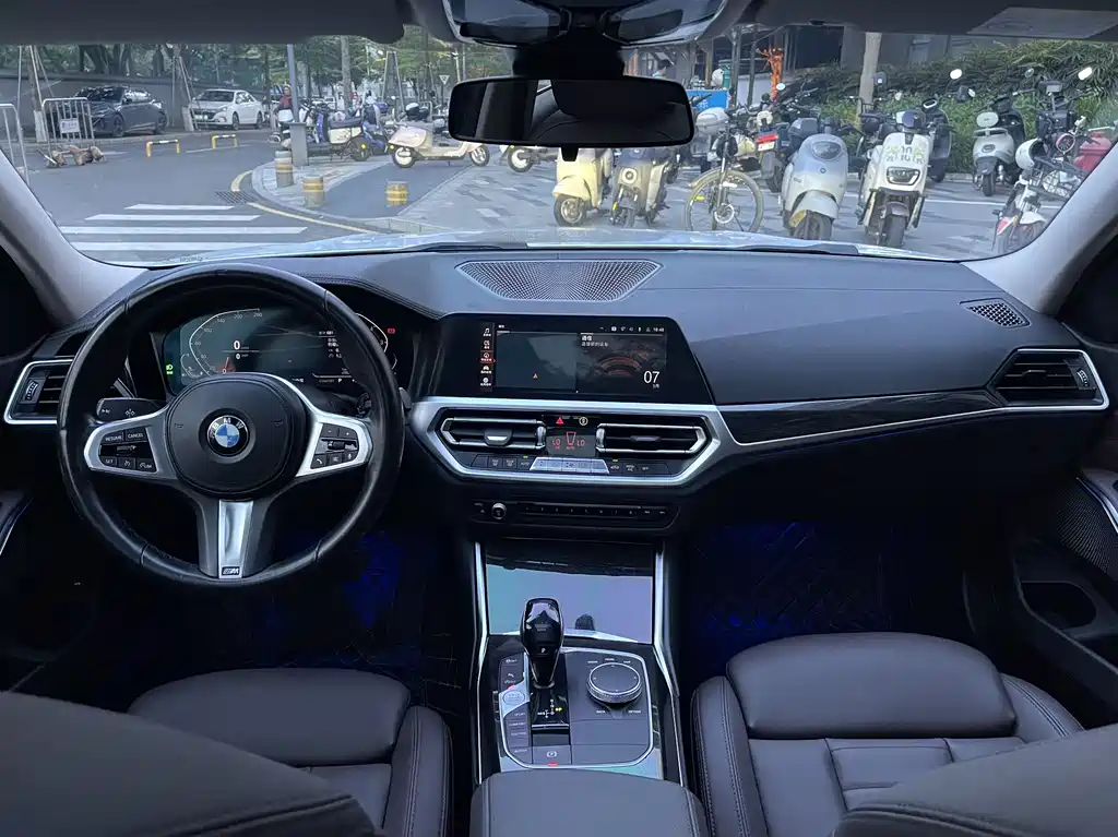 BMW 3 Series 2021 — фото 13