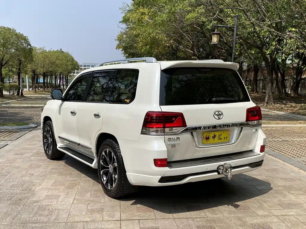 Toyota Land Cruiser 2017 — фото 7
