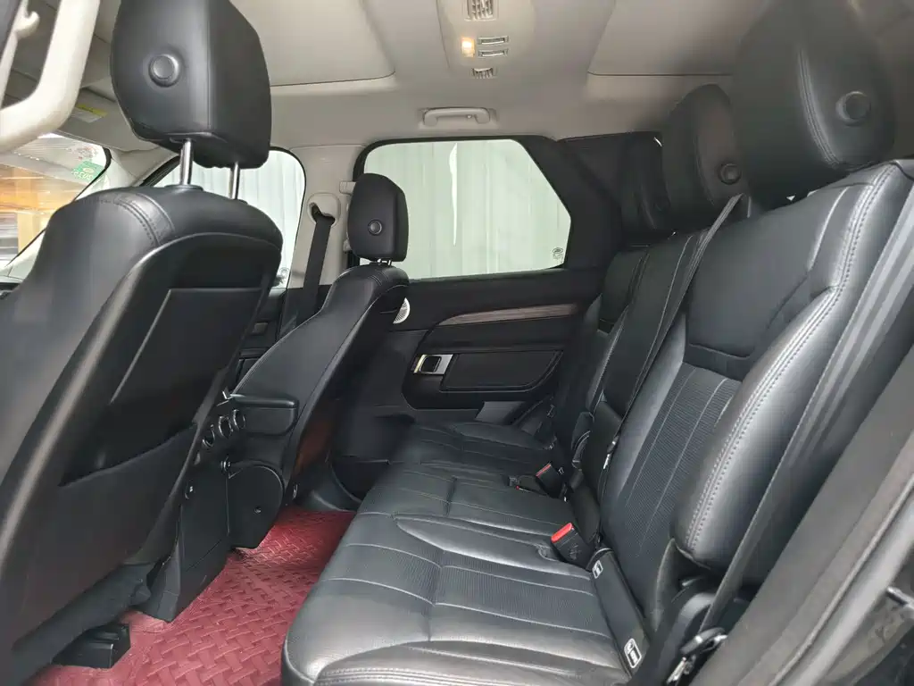 Land Rover Discovery 2019 — фото 12