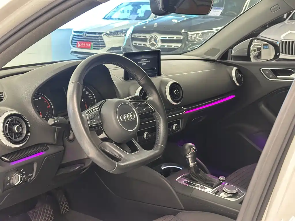 Audi A3 2018 — фото 10
