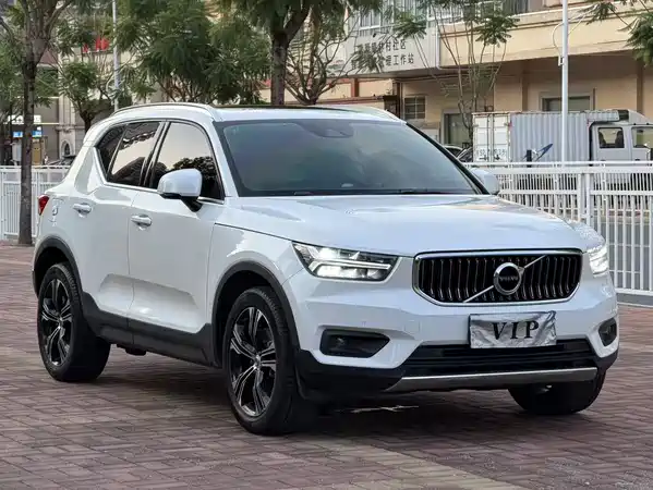 Volvo XC40 2021