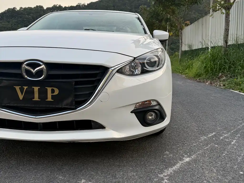 Mazda 3 Axela 2016 — фото 9