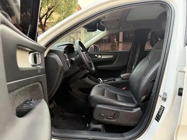 Volvo XC40 2021