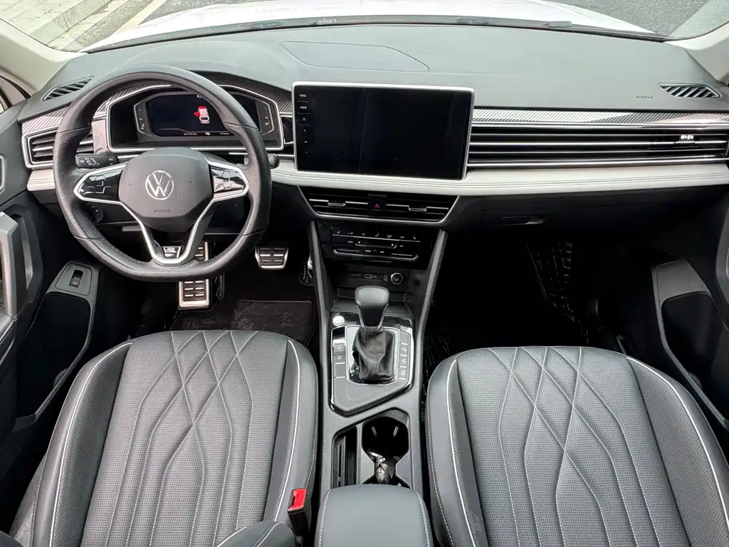 Volkswagen Tiguan L 2023 — фото 13