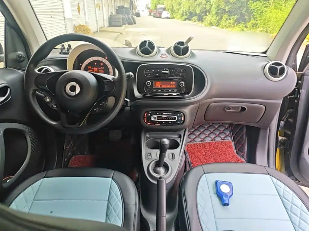 smart Fortwo 2017 — фото 10