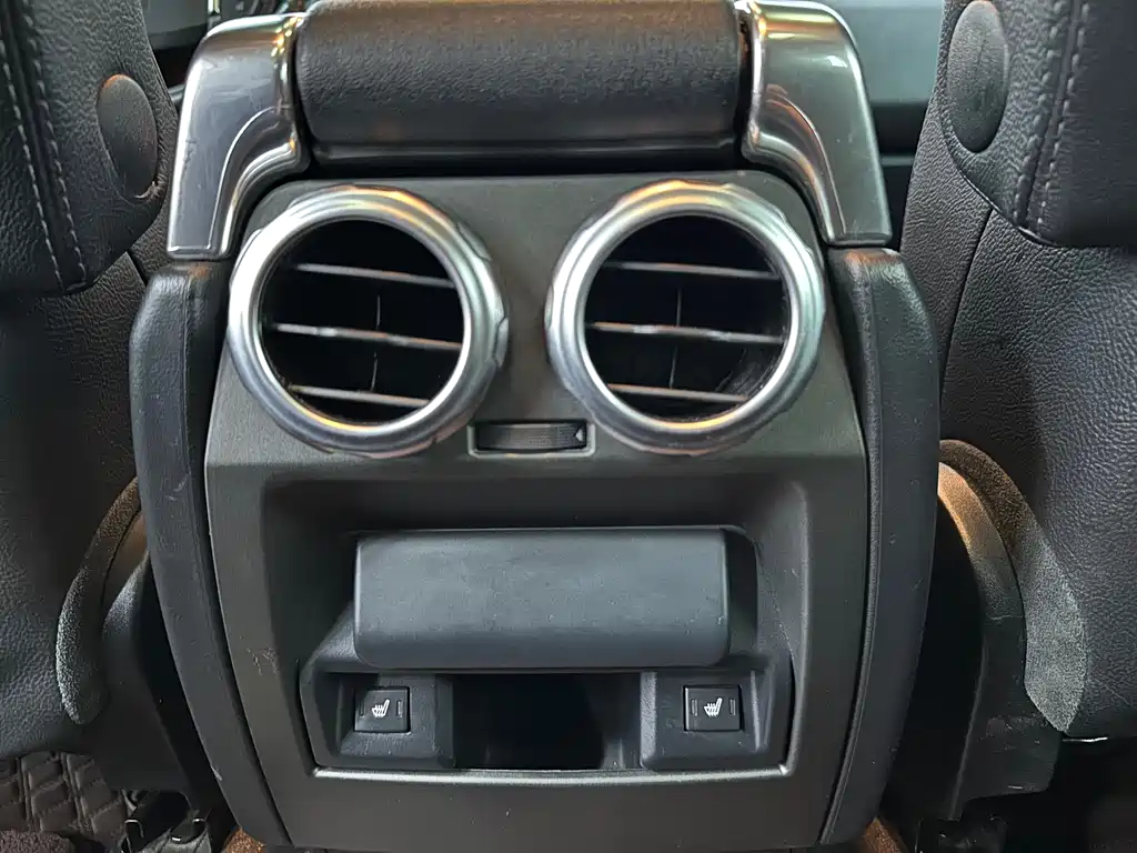Land Rover Discovery 2015 — фото 22