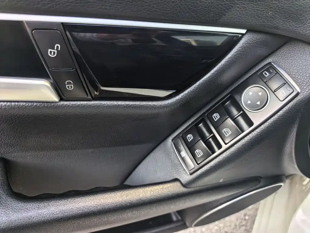 Mercedes-Benz C-Class 2011 — фото 14