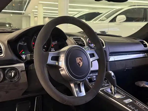 Porsche Cayman 2016