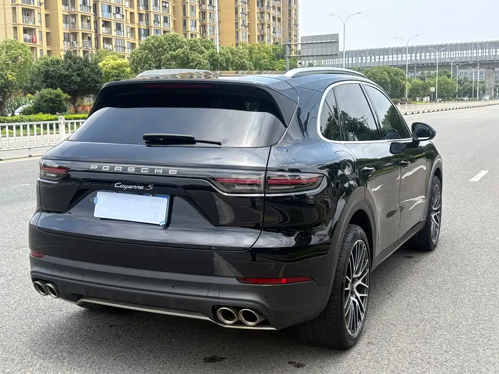 Porsche Cayenne 2019 — фото 6