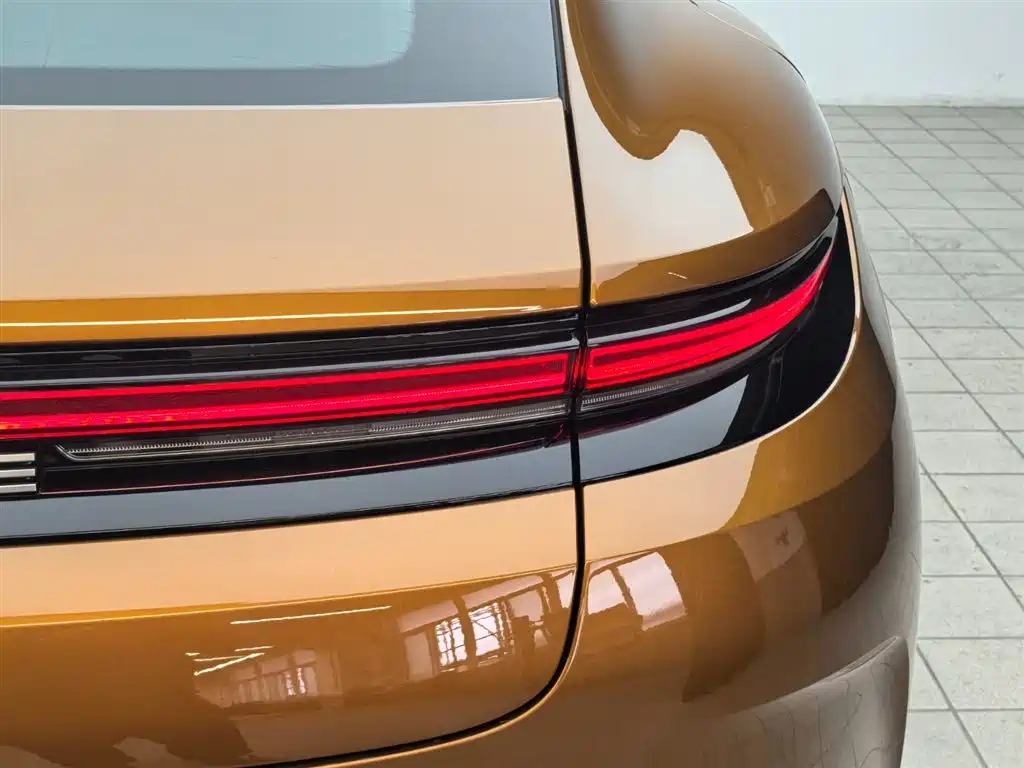 Porsche Panamera 2025 — фото 20