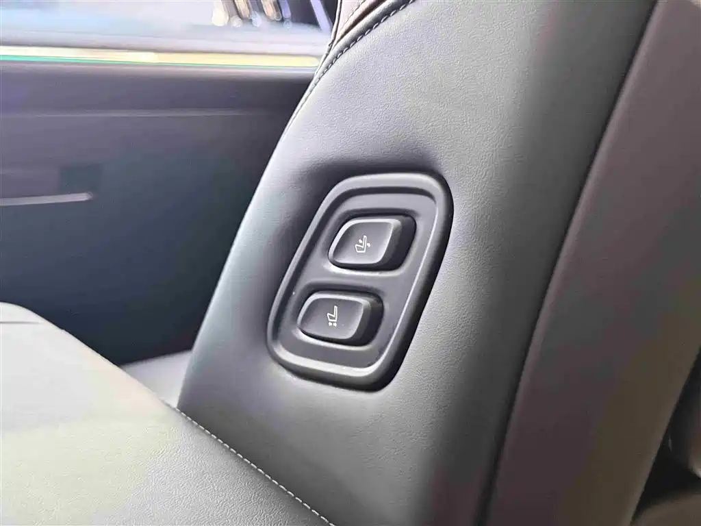 GAC Motor Trumpchi M8 2023 — фото 17