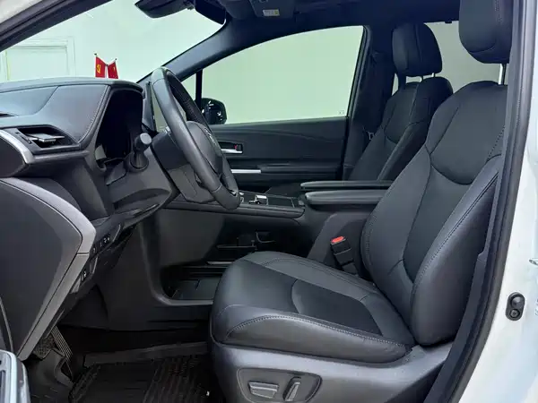 Toyota Sienna 2025