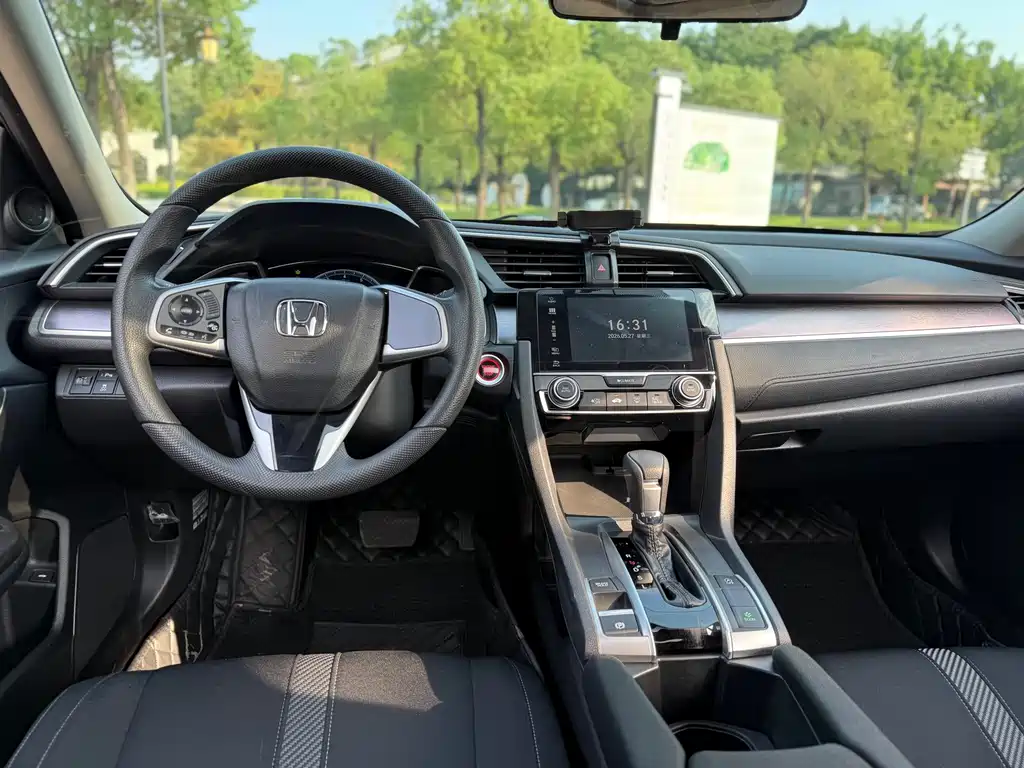 Honda Civic 2018 — фото 15