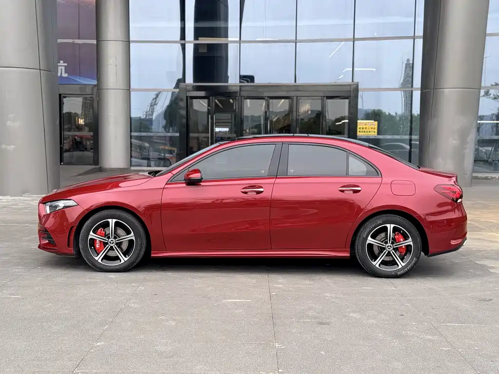 Mercedes-Benz A-Class 2022 — фото 4