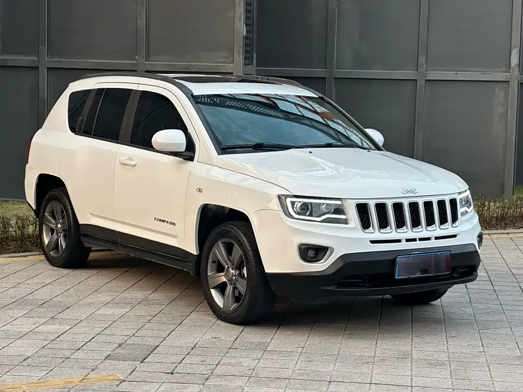 Jeep Compass 2015 — фото 3