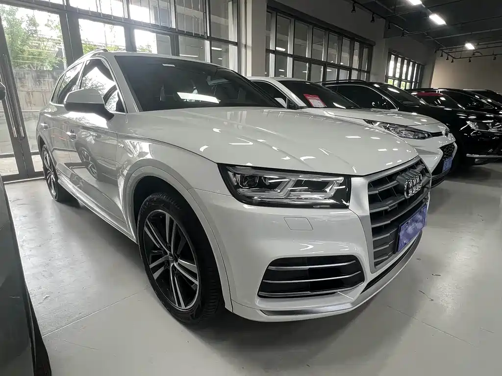 Audi Q5L 2020 — фото 3
