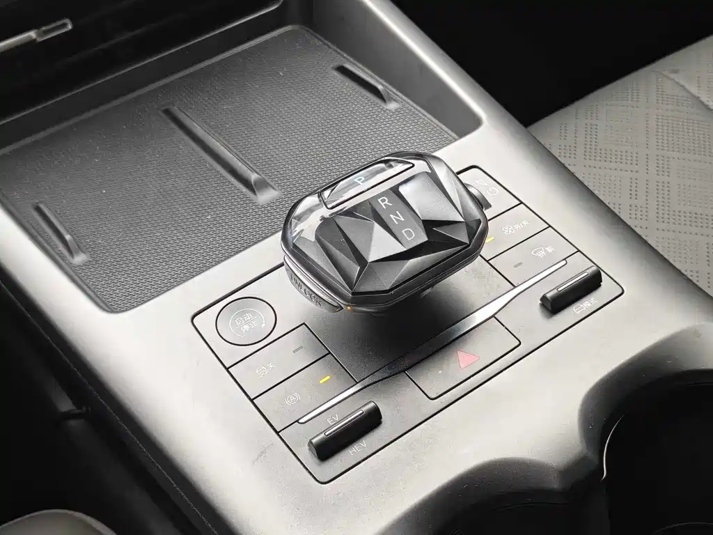 BYD Qin PLUS 2025 — фото 12