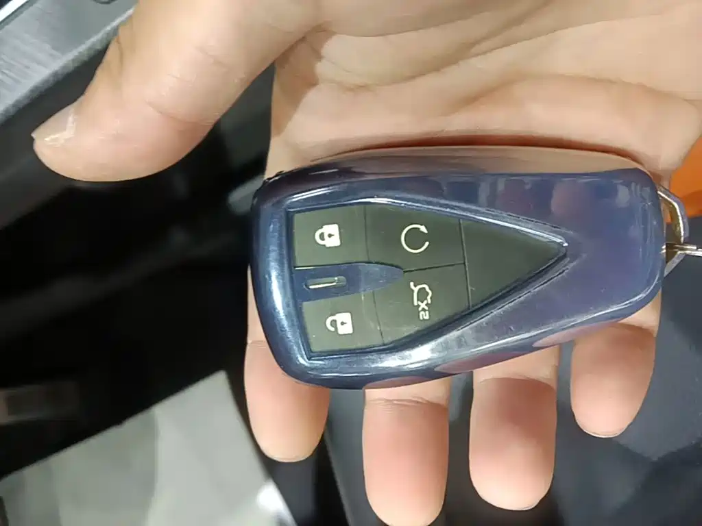 Changan UNI-V 2024 — фото 9