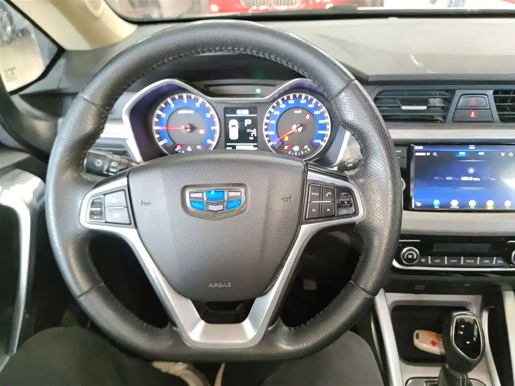 Geely Vision X3 2019 — фото 10
