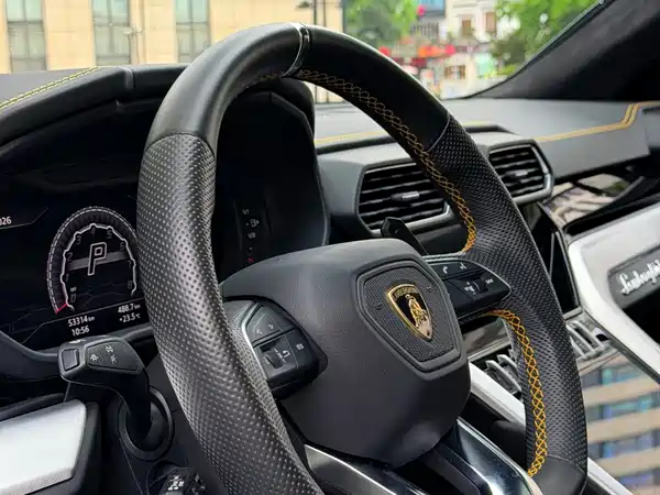 Lamborghini Urus 2021