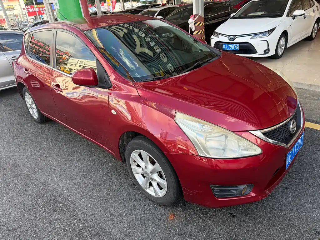 Nissan Tiida 2011