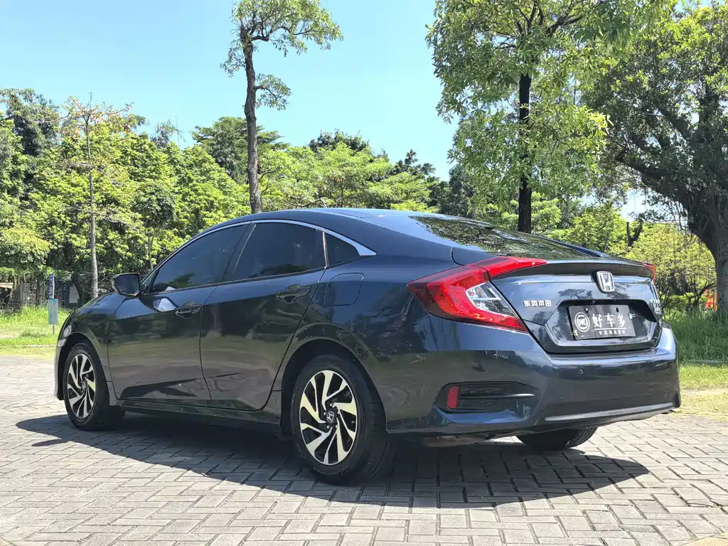 Honda Civic 2018 — фото 13