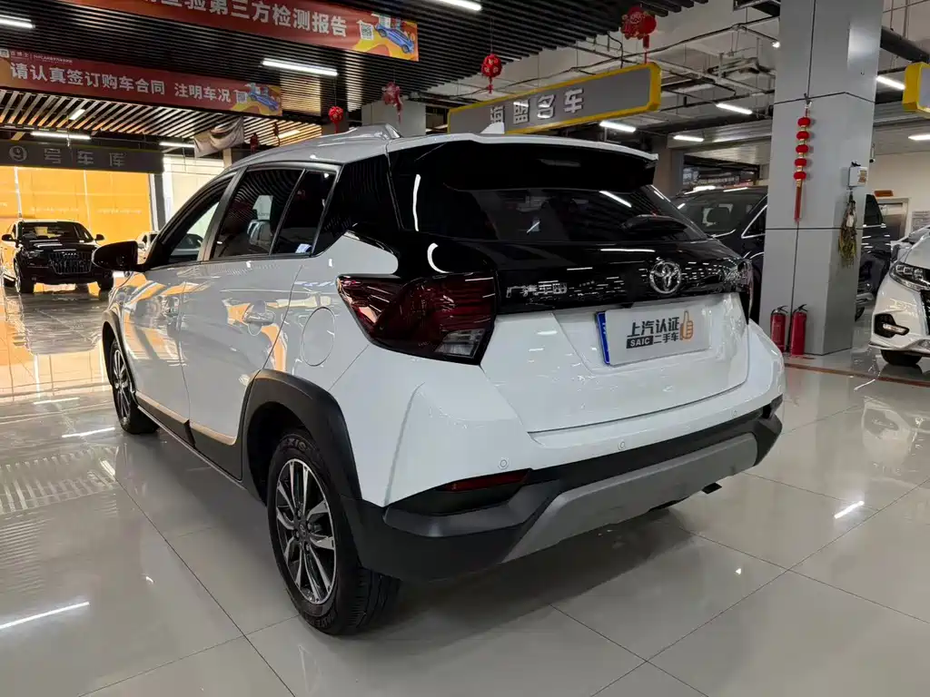 Toyota Yaris L 2023