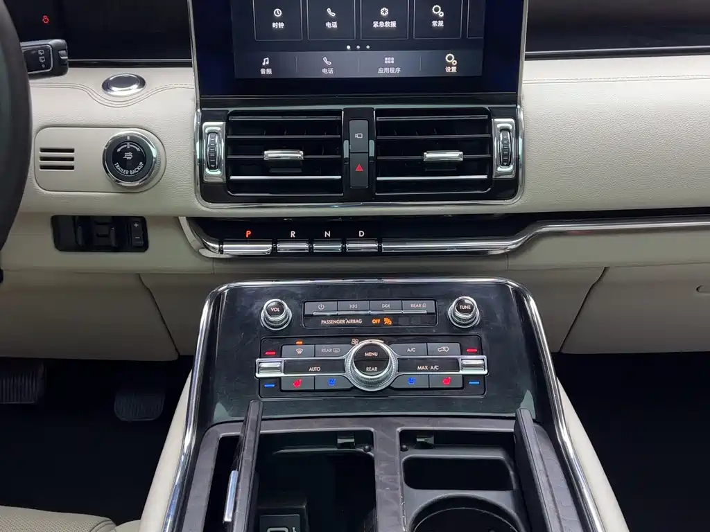 Lincoln Navigator 2018 — фото 14