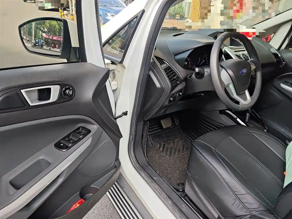 Ford Ecosport 2015 — фото 12