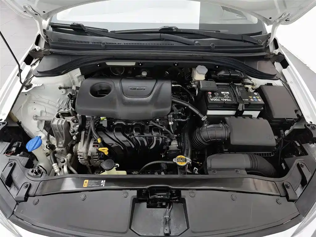Hyundai Elantra 2018 — фото 6