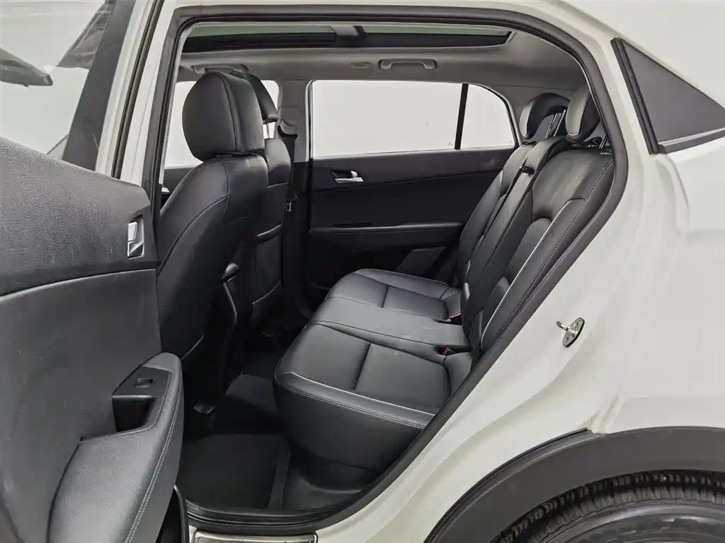 Hyundai ix25 2016 — фото 15