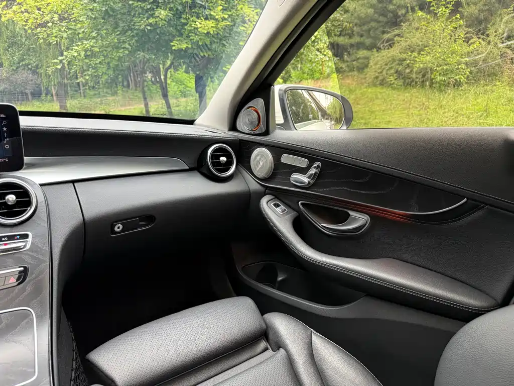 Mercedes-Benz C-Class 2019 — фото 10