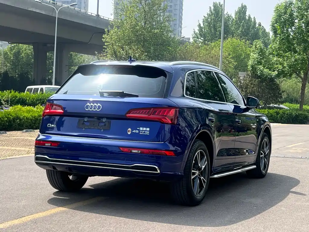 Audi Q5L 2019 — фото 14