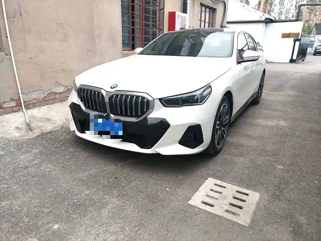 BMW 5 Series 2025