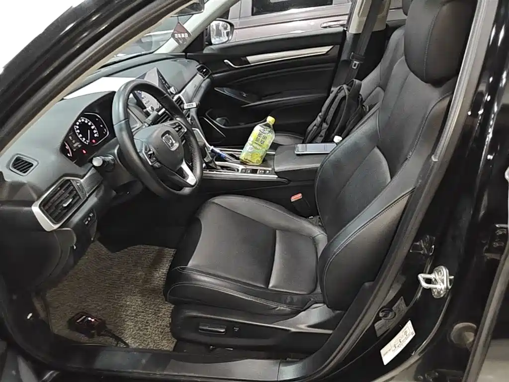 Honda Accord 2020 — фото 15