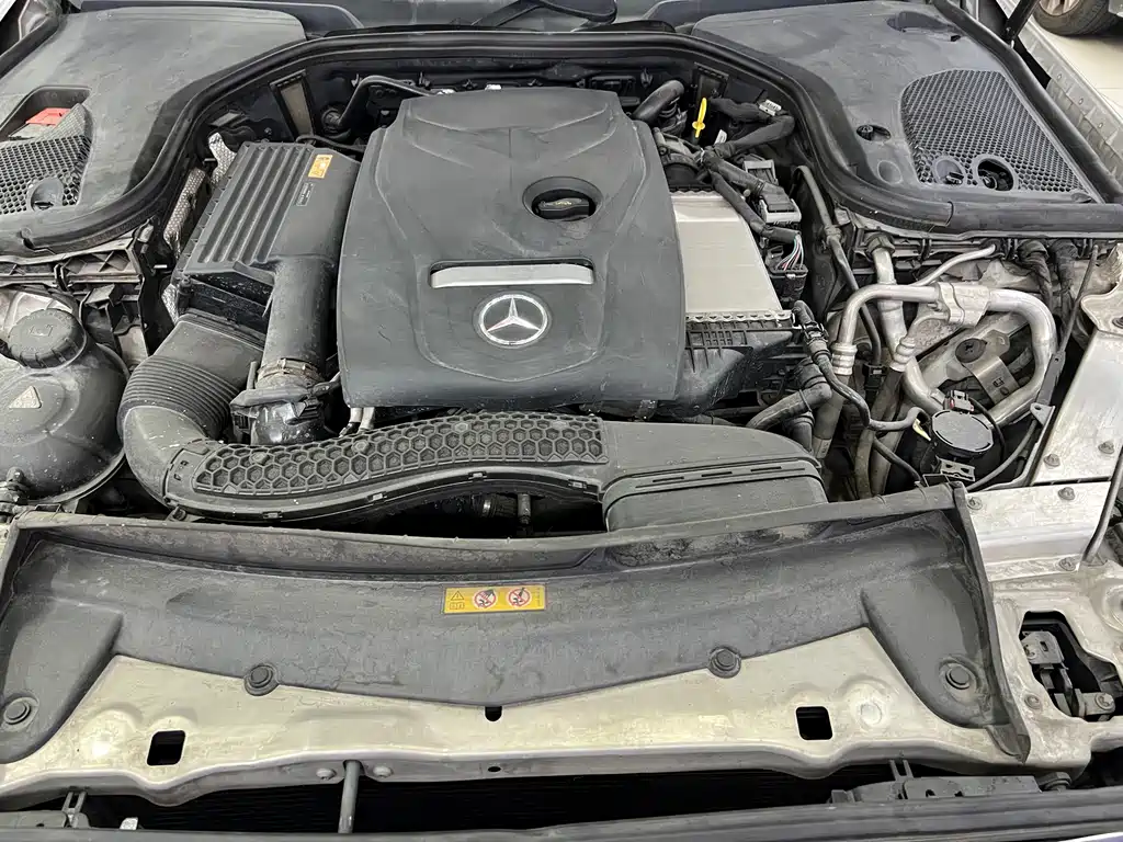 Mercedes-Benz E-Class 2016 — фото 27