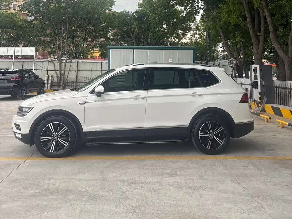 Volkswagen Tiguan L 2018 — фото 3