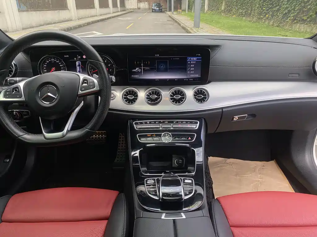 Mercedes-Benz E-Class 2018 — фото 18
