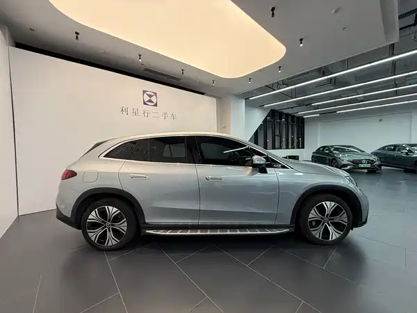 Mercedes-Benz EQE SUV 2023